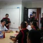 Tim penyidik Kejaksaan Tinggi Sumatera Utara (Kejati Sumut) melakukan penggeledahan pada Kantor Satuan Kerja (satker) Sumatera II Perumahan dan Kawasan Permukiman (PKP) Sumatera II, di Jalan Gunung Krakatau Medan, Senin (27/4/2026).