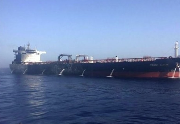 Amerika Serikat menyerbu lantas menyita Touska, kapal kargo Iran yang sedang berlayar dari China menuju Iran di Teluk Oman, Ahad (19/4/2026). Foto: Ist.