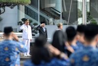 Wagub Surya Pimpin Upacara Hari Otonomi Daerah ke-30 yang diselenggarakan di Halaman Kantor Gubernur Sumut, Jalan Pangeran Diponegoro Nomor 30 Medan, Senin (27/4/2026). Foto: Ist.