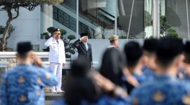 Wagub Surya Pimpin Upacara Hari Otonomi Daerah ke-30 yang diselenggarakan di Halaman Kantor Gubernur Sumut, Jalan Pangeran Diponegoro Nomor 30 Medan, Senin (27/4/2026). Foto: Ist.