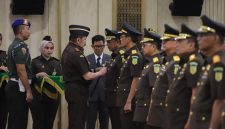 Jaksa Agung ST Burhanuddin melantik 14 Kajati dan pejabat baru di Kejagung. Foto: Ist.