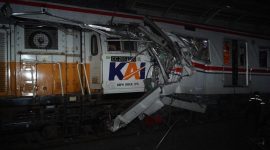Korban kecelakaan KA Anggrek tabrak KRL di Stasiun Bekasi Timur bertambah jadi 14 orang. Foto: Ist.
