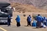 Kecelakan bus jemaah haji asal Probolinggo di Madinah, Selasa (28/4/2026) sekitar pukul 10.30 waktu Arab Saudi. Foto: Ist.