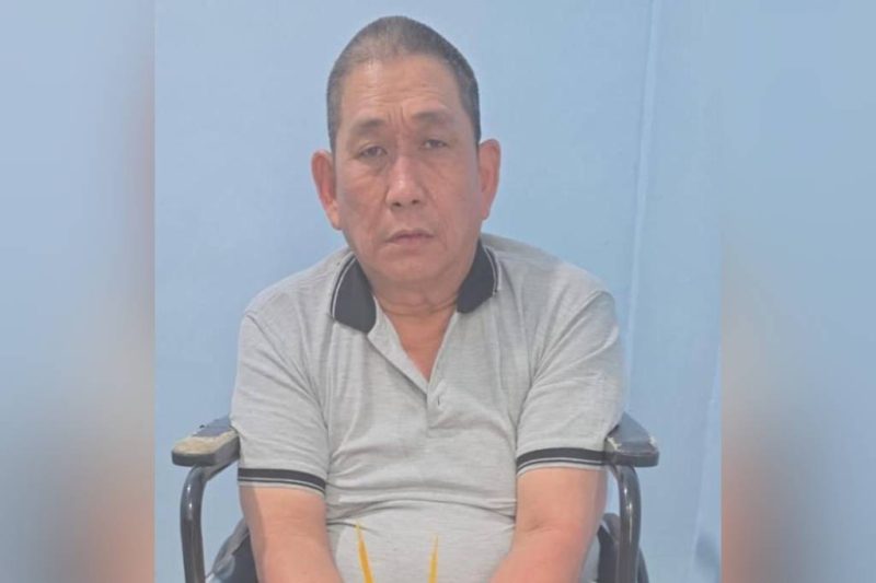 Foto: Erwin Iskandar alias Ko Erwin, bandar narkoba yang kasusnya dikembangkan hingga menjerat istri dan anak-anaknya. Pihak kepolisian berhasil menyita aset milik keluarga tersangka yang diduga hasil pencucian uang senilai total Rp15,3 miliar.