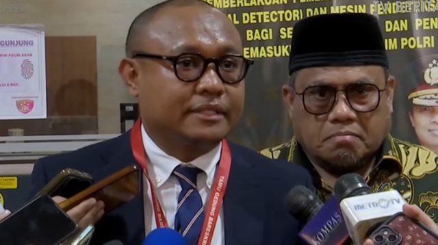 Simpul Fitnah Artifisial