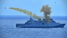 Penembakan Rudal Exocet MM40 Block 3 dari KRI pada latopslagab di perairan Karimun Jawa, Kamis (23/4/2026). Foto: Ist.