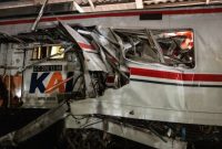 Tabrakan maut Kereta Api di Stasiun Bekasi Timur. Foto: Ist.