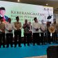 Menhaj Mochamad Irfan Yusuf (Gus Irfan) bersama Wakil Ketua DPR Sufmi Dasco Ahmad melepas keberangkatan calon jemaah haji. Foto: Ist.