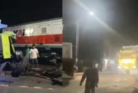 Kereta Api 408 (CL Dhoho) relasi Kertosono–Malang menabrak truk di pelintasan sebidang resmi JPL 190 Km 120+448, jalur antara Stasiun Blitar–Garum, Selasa (28/4/2026) malam. Foto: Ist.