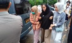 Duka Mendalam Penjemputan Jenazah Brigpol Arya, Istri Histeris Minta Pelaku Penembakan Dihukum Berat