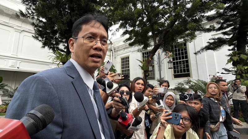 Menteri Keuangan Purbaya Yudhi Sadewa saat memberikan keterangan pers di Kompleks Istana Kepresidenan Jakarta, Selasa (5/5/2026). Ia menegaskan bahwa fondasi ekonomi nasional masih baik dengan pertumbuhan mencapai 5,61 persen, namun perbaikan nilai tukar rupiah merupakan wewenang dan tugas Bank Indonesia. Foto: Ist.