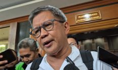 Hadir Sidang Kasus Nadiem Makarim, Rocky Gerung: Saya Cek Nalar Hukumnya Bersih atau Ada ‘Karat Politik’