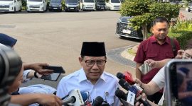 Menteri Koordinator Bidang Pemberdayaan Masyarakat, Muhaimin Iskandar atau Cak Imin, memberikan keterangan pers di Kompleks Istana Kepresidenan Jakarta, Selasa (12/5/2026), usai dipanggil dan melaporkan progres tugas kepada Presiden Prabowo Subianto. Foto: Ist.