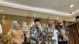 etua MPR RI Ahmad Muzani (tengah) didampingi jajaran pimpinan lembaga memberikan keterangan pers di Jakarta, Rabu (13/5/2026). Foto: Ist.