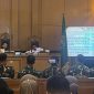 Suasana sidang lanjutan kasus penyiraman air keras terhadap aktivis KontraS, Andrie Yunus, di Pengadilan Militer II-08 Jakarta. Majelis hakim memerintahkan agar dihadirkan saksi ahli kimia untuk menjelaskan kandungan dan reaksi zat cairan yang digunakan pelaku. Foto: Ist.