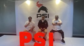 Ade Armando saat memberikan keterangan pers terkait keputusannya mundur dari PSI di Kantor DPP PSI, Jakarta Pusat, Selasa (5/5/2026). Ia menegaskan langkah ini diambil demi kebaikan bersama agar nama baik partai tidak terus diseret dalam kasus hukum yang menimpanya. Foto: Ist.