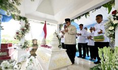 Prabowo Ziarah ke Makam Marsinah Usai Resmikan Museum: Penghormatan Negara Bagi Sang Pahlawan Buruh