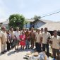 Tinjau Rumah Tak Layak Huni di Belawan, Maruli Siahaan Komitmen Berikan Bantuan Perbaikan. (Foto:Ist) 