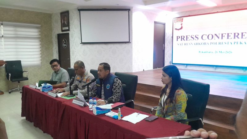 Foto : BNN dan Polresta Pekanbaru saat Memberikan Kepada awak Media di Pekanbaru. Sumber : Riauaktual