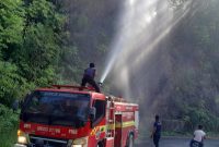 Pemkab Humbang Hasundutan Tangani Kebakaran Rumah di Parlilitan dan Lahan di Baktiraja. (Foto:Ist)