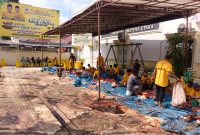 Foto : Suasana saat Pelaksanaan Penyembelihan daging Qurban di Kantor DPD Golkar Sumut (Ika)