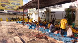 Foto : Suasana saat Pelaksanaan Penyembelihan daging Qurban di Kantor DPD Golkar Sumut (Ika)