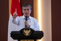 Foto: Menteri Ketenagakerjaan, Yassierli, saat menyampaikan keterangan resmi mengenai pengundangan Peraturan Presiden Nomor 25 Tahun 2026 tentang ratifikasi Konvensi ILO Nomor 188. Langkah ini diambil untuk memastikan perlindungan hak dan kesejahteraan awak kapal perikanan sesuai standar internasional.