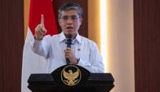 Foto: Menteri Ketenagakerjaan, Yassierli, saat menyampaikan keterangan resmi mengenai pengundangan Peraturan Presiden Nomor 25 Tahun 2026 tentang ratifikasi Konvensi ILO Nomor 188. Langkah ini diambil untuk memastikan perlindungan hak dan kesejahteraan awak kapal perikanan sesuai standar internasional.