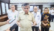 Menteri Ketenagakerjaan Yassierli memberikan keterangan pers usai membuka kegiatan Evaluasi Pembinaan dan Sertifikasi Ahli K3 Umum Batch 2 di Jakarta, Selasa (12/5/2026). Foto: Ist.