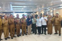 Penyerahan bantuan hewan qurban berupa satu ekor sapi dari Presiden Republik Indonesia kepada Pemerintah Kabupaten Labuhanbatu Utara, Selasa (19/5/2026). Bantuan yang diterima untuk kedua kalinya ini nantinya akan disalurkan di Kecamatan Aek Natas pada perayaan Iduladha 1447 Hijriah. Foto: GS