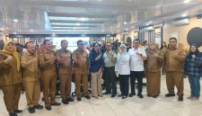 Penyerahan bantuan hewan qurban berupa satu ekor sapi dari Presiden Republik Indonesia kepada Pemerintah Kabupaten Labuhanbatu Utara, Selasa (19/5/2026). Bantuan yang diterima untuk kedua kalinya ini nantinya akan disalurkan di Kecamatan Aek Natas pada perayaan Iduladha 1447 Hijriah. Foto: GS