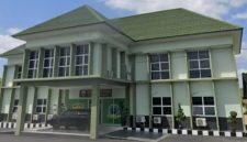 Markas Komando Distrik Militer (Kodim) 0209/Labuhanbatu. Komandan Kodim Letkol Kav. Hanung Kaptiaji membantah keras dugaan adanya potongan anggaran dalam pembangunan gedung Koperasi Desa Kelurahan Merah Putih di wilayah Labuhanbatu Raya, serta menegaskan pelaksanaan program berjalan sesuai aturan dan transparan, Jumat (22/5/2026).