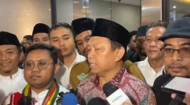 Perwakilan Aliansi Ormas Islam saat memberikan keterangan pers di Bareskrim Polri. Mereka melaporkan Ade Armando, Permadi Arya (Abu Janda), dan Grace Natalie soal video ceramah JK yang dianggap memicu keresahan dan mengancam kerukunan umat beragama. Foto: Ist.