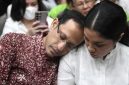 ​Nadiem Makarim Dituntut 18 Tahun Penjara, Langsung Peluk Istri dan Orangtua. (Foto:Ist) 