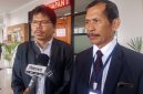 Pengamat kebijakan publik Bonatua Silalahi (kiri) memberikan keterangan pers di kantor Pengadilan Tata Usaha Negara (PTUN) Jakarta, Selasa (12/5/2026). Foto: Ist.