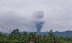 Gunung Dukono Erupsi Lagi, Kolom Abu Membubung 3.000 Meter ke Langit