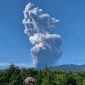 Erupsi dahsyat Gunung Dukono di Halmahera Utara, Maluku Utara, pada Jumat (8/5/2026). Kolom abu vulkanis terlihat membubung sangat tinggi hingga mencapai sekitar 10.000 meter di atas puncak gunung. Foto: Ist.
