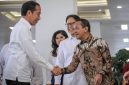 ​Momen Santai di Solo: Jokowi Terhibur Melihat Anak Muda Berjoget 