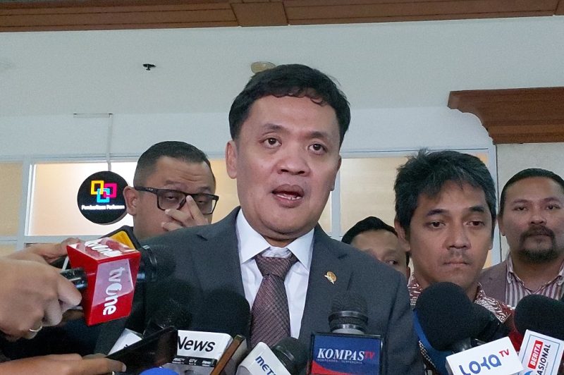 Ketua Majelis Kehormatan Partai Gerindra, Habiburokhman, memberikan keterangan pers terkait sidang etik yang akan digelar Mahkamah Partai pada Jumat (15/5/2026) pukul 14.00 WIB. Foto: Ist.