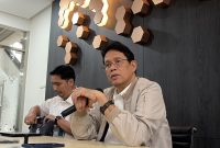 Menteri Keuangan, Purbaya Yudhi Sadewa, saat memberikan keterangan pers. Beliau menegaskan bahwa kebijakan WFH bagi ASN masih bersifat sementara dan keberlanjutannya akan sangat bergantung pada perkembangan harga minyak dunia serta kondisi anggaran negara. Foto: Ist.