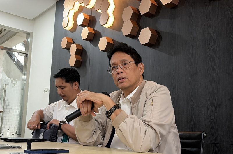 Menteri Keuangan, Purbaya Yudhi Sadewa, saat memberikan keterangan pers. Beliau menegaskan bahwa kebijakan WFH bagi ASN masih bersifat sementara dan keberlanjutannya akan sangat bergantung pada perkembangan harga minyak dunia serta kondisi anggaran negara. Foto: Ist.