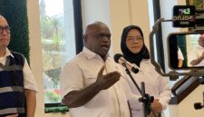 Menteri HAM Natalius Pigai menyebut 20 orang tewas dalam lima peristiwa kekerasan di Papua selama sebulan terakhir. Foto: Ist.