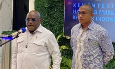 Natalius Pigai: Presiden Prabowo Tak Pernah Perintahkan TNI-Polri Isi Jabatan Sipil