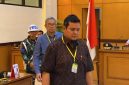 Oditur Militer menghadirkan Dokter Spesialis Mata, Faraby Martha dan Dokter Spesialis Bedah Plastik, Parintosa Atmodiwirjo dalam persidangan lanjutan kasus penyiraman air keras di Pengadilan Militer II-08 Jakarta, Rabu (20/5/2026). Foto: Ist.