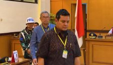 Oditur Militer menghadirkan Dokter Spesialis Mata, Faraby Martha dan Dokter Spesialis Bedah Plastik, Parintosa Atmodiwirjo dalam persidangan lanjutan kasus penyiraman air keras di Pengadilan Militer II-08 Jakarta, Rabu (20/5/2026). Foto: Ist.