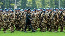 Panglima TNI Jenderal Agus Subiyanto melepas 744 personel TNI untuk menjalankan misi perdamaian UNIFIL. Foto: Ist.