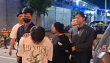 Polisi mengamankan pasangan kekasih yang diduga menyiarkan konten pornografi melalui aplikasi di Medan. Foto: Ist.