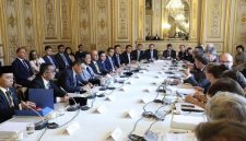 Presiden Prabowo Subianto dan Presiden Prancis Emmanuel Macron luncurkan Forum Bisnis RI-Prancis. Foto: Ist.