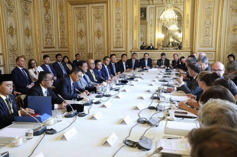Presiden Prabowo Subianto dan Presiden Prancis Emmanuel Macron luncurkan Forum Bisnis RI-Prancis. Foto: Ist.