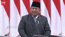 Presiden Republik Indonesia, Prabowo Subianto, menyampaikan pidato Kerangka Ekonomi Makro dan Pokok-pokok Kebijakan Fiskal RAPBN 2027 dalam Rapat Paripurna DPR RI, Jakarta, Rabu (20/5/2026). Ia menegaskan kehadiran langsungnya sebagai langkah strategis merespons tantangan geopolitik dan ketidakpastian ekonomi dunia yang berdampak langsung bagi Indonesia. Foto: Ist.